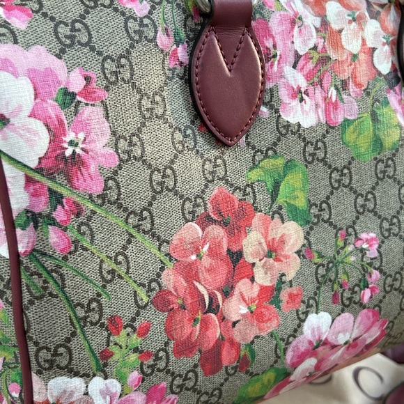 100% Authentic Gucci Supreme Large Bloom Boston Shoulder Bag CARRIED ONCE. - Picture 7 of 10